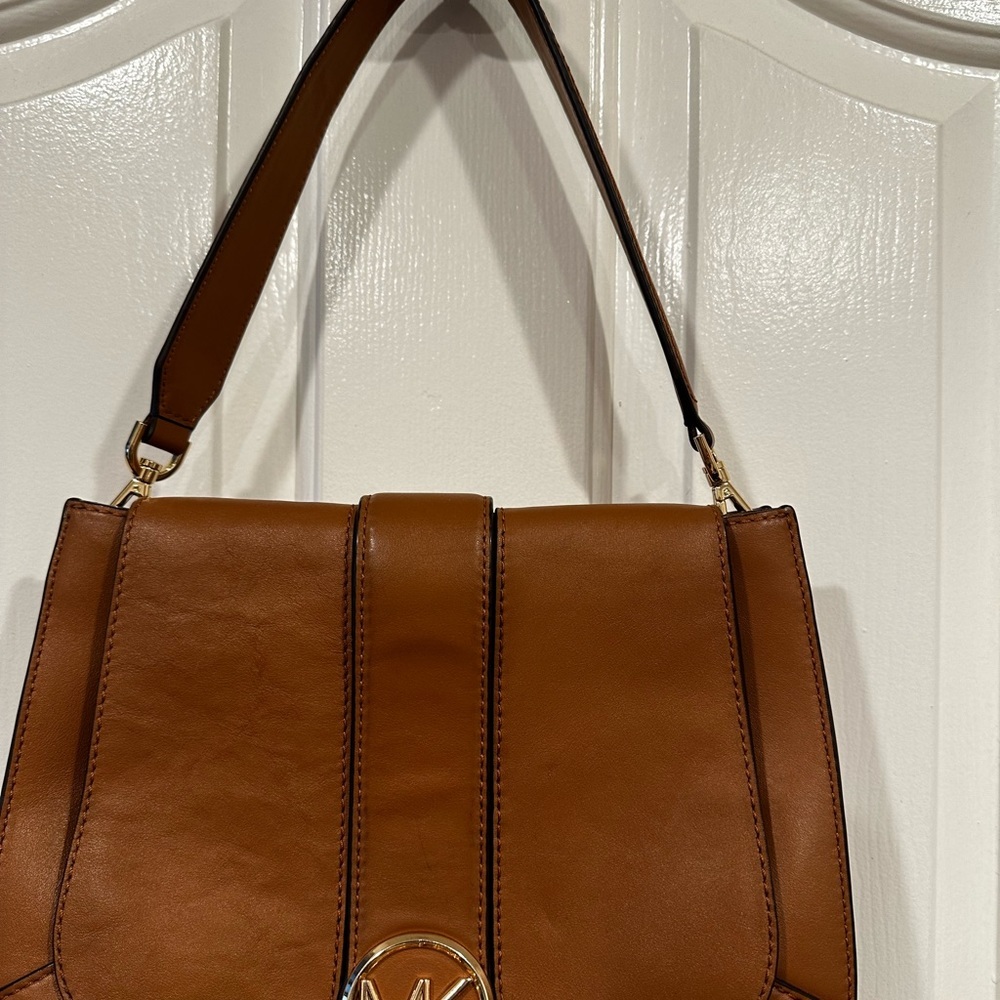 Classic Michael Kors Leather Purse - Picture 5 of 8
